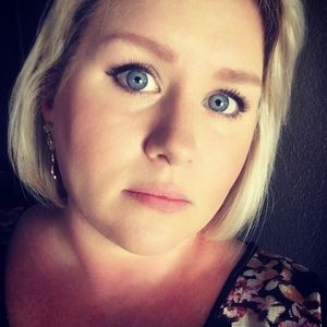 Meet your Posher, Carrie